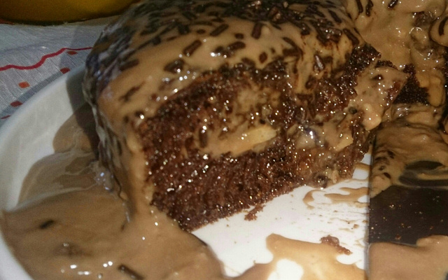 Bolo de chocolate molhado