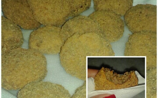 Bolinho de carne de pão amanhecido