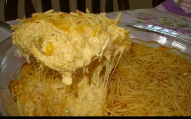 Fricassê de frango com creme de milho