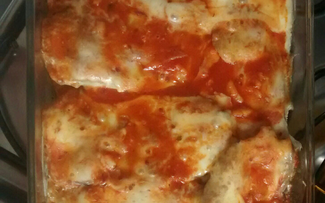 Berinjela à milanesa com molho