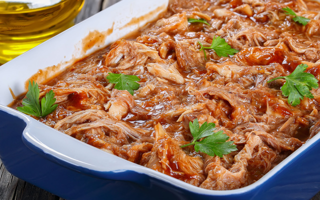 Frango desfiado na panela de pressão