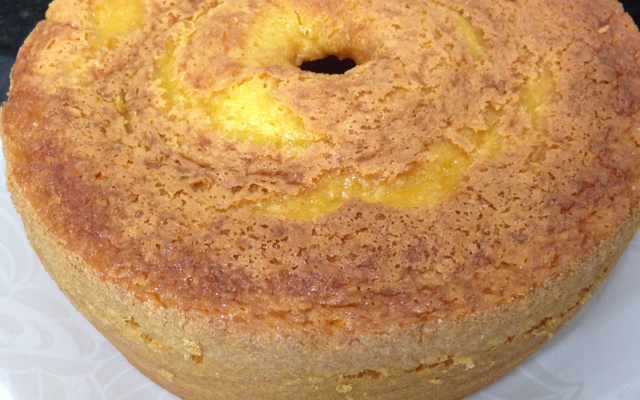 Bolo de laranja molhadinho