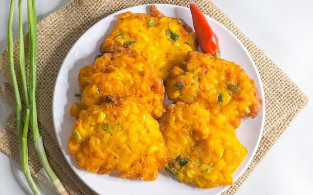 Bolinho de milho frito