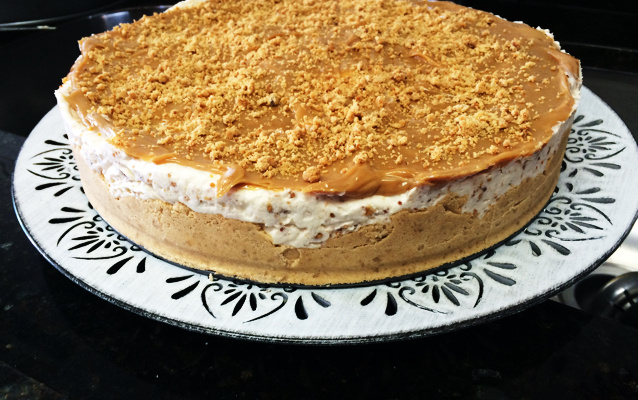 Cheesecake de paçoca e brigadeiro