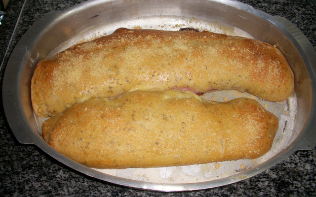 Pizza enrolada (massa temperada)