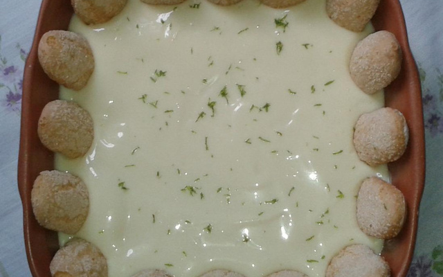 Mousse de limão com biscoito champagne