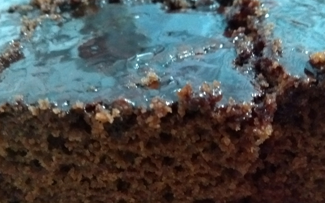 Bolo simples de chocolate