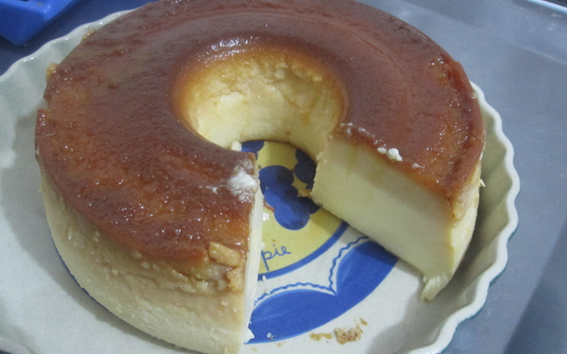 Pudim de pão com leite condensado