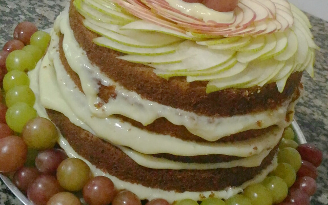 Bolo recheado com frutas