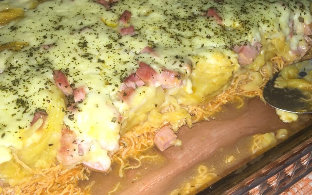 Macarrão de forno recheado
