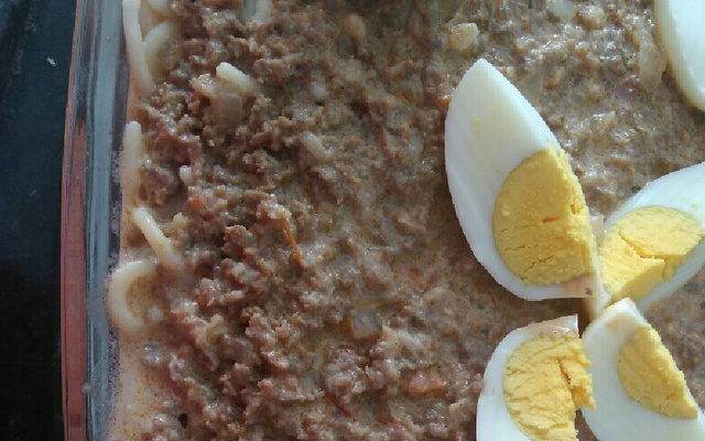 Macarrão com carne moída ao forno