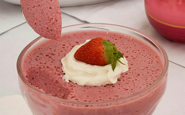 Mousse de morango Fácil