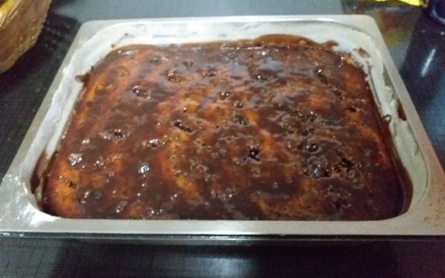 Bolo de cenoura com cobertura de chocolate