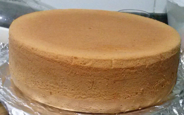 Pão-de-ló fofo e alto