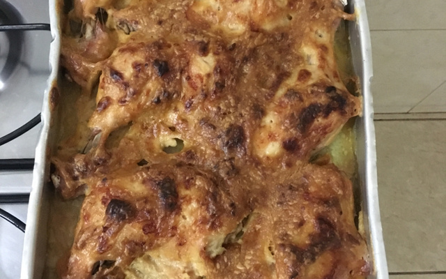 Frango (coxa/sobrecoxa) assada