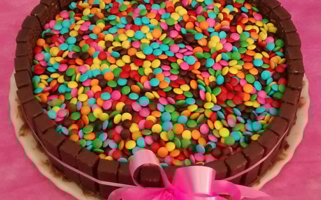 Bolo barril de confete