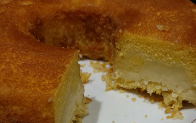 Bolo fubá cremoso com coco