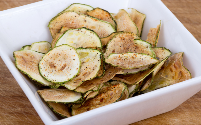 Chips de abobrinha no forno