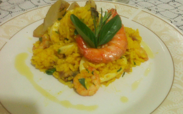 Risoto de frutos do mar com batata assada