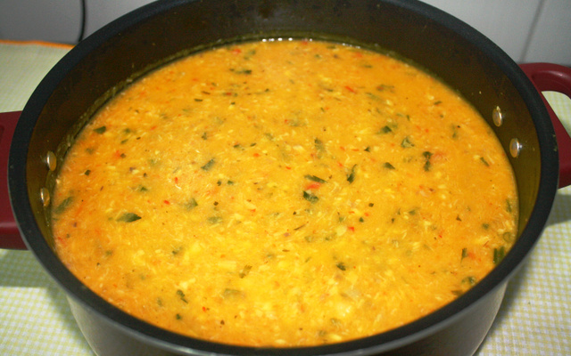 Caldo de peixe com frutos do mar