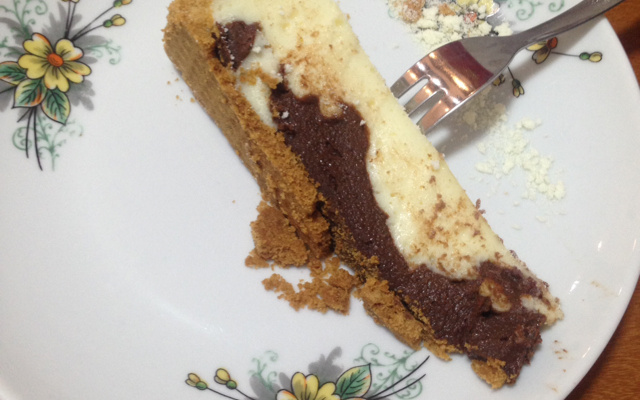 Torta de leite em pó com creme de avelã