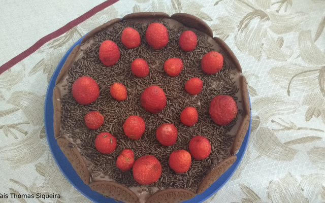 Pavê de chocolate e morango da Taís