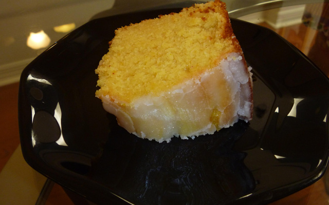 Bolo de laranja com casca fácil