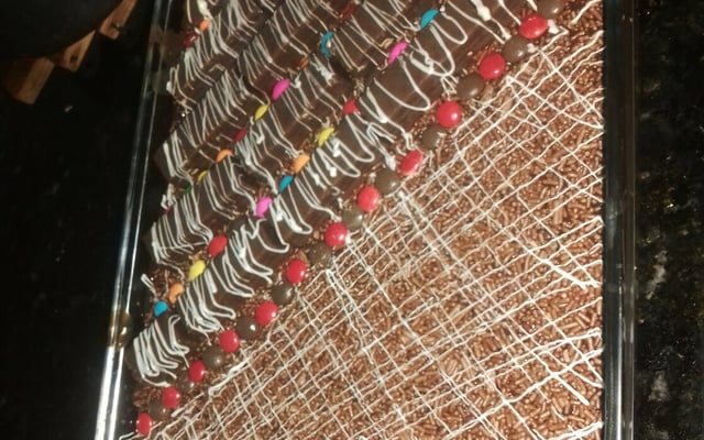 Pavê de creme de avelã e bombom