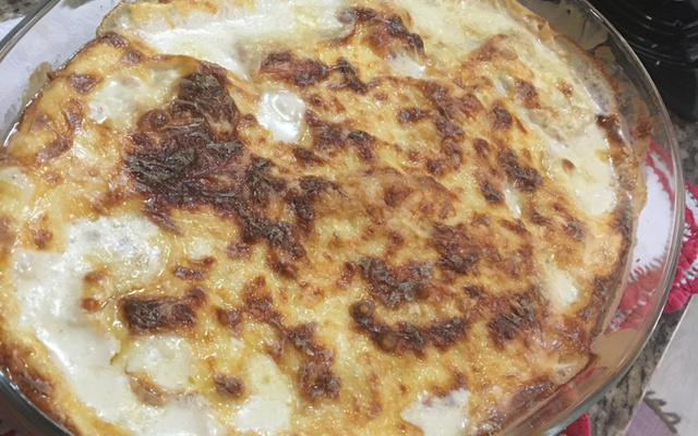 Filé de peito de frango ao forno com molho