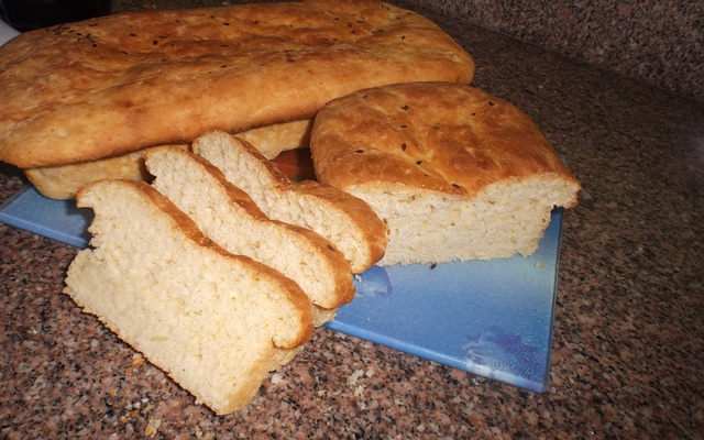 Broa de farinha de milho com erva doce
