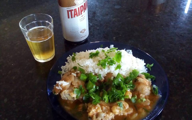 Pé de porco com arroz branco