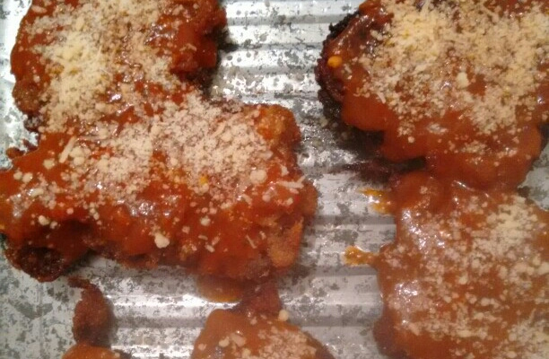 Bife à parmegiana sem complicação e sem ovo