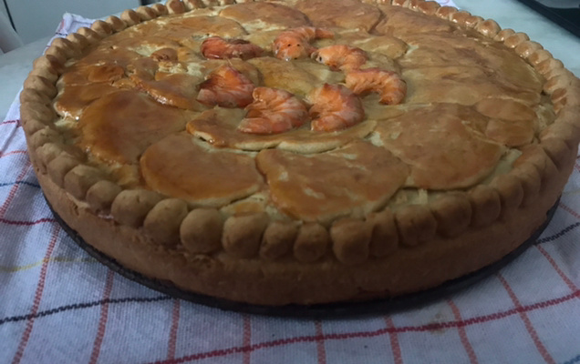 Torta de camarão com requeijão (tipo empadão)