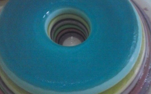 Gelatinas coloridas em camadas