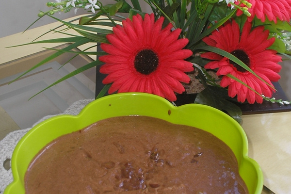 Mousse de chocolate com nozes