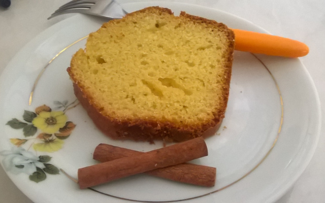 Bolo de laranja com casca