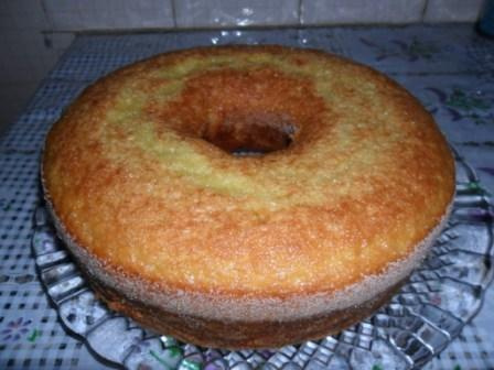 Bolo de laranja com casca e tudo