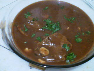 Carne ao molho de cerveja preta