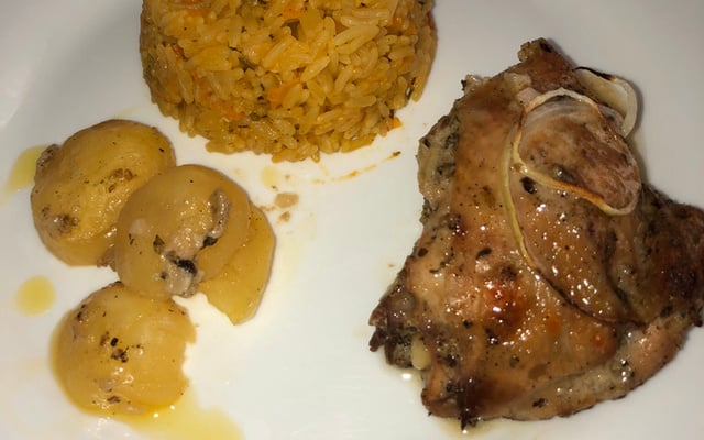 Frango assado na cerveja - chef Vitor Monteiro