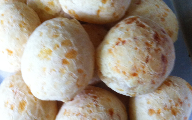 Pão de queijo fácil, rápido e prático