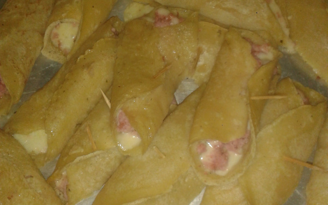 Panqueca de presunto e mussarela