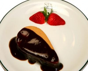 Cheesecake de aveia com calda de ameixa