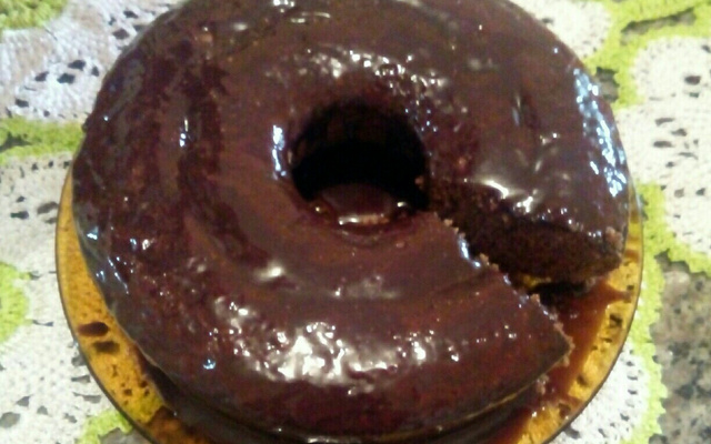 Bolo de café e chocolate simples