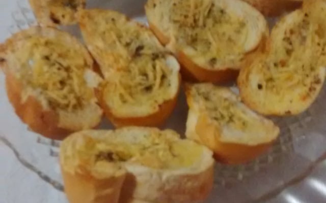 Torradas de alho com parmesão