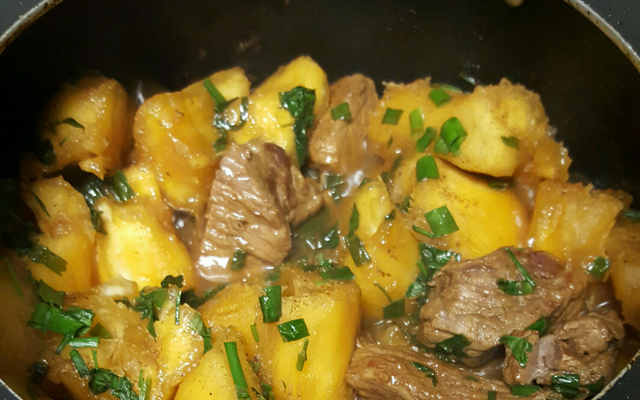 Carne de panela com mandioca