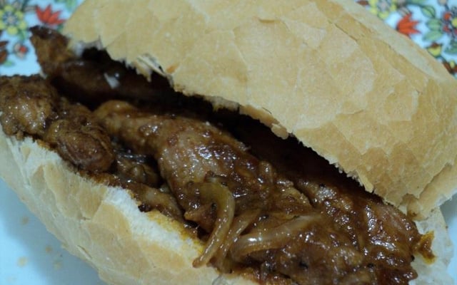 Lanche de pernil oriental