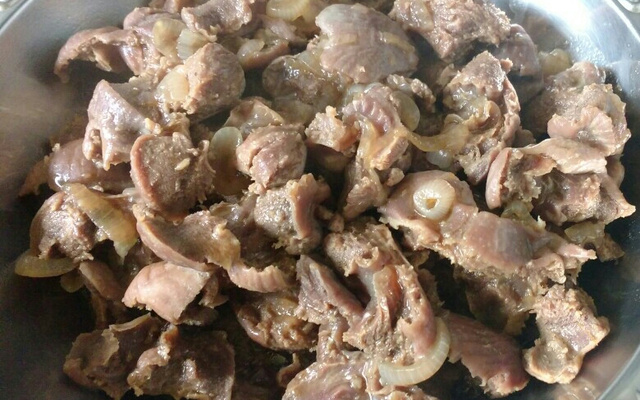 Moela de frango acebolada