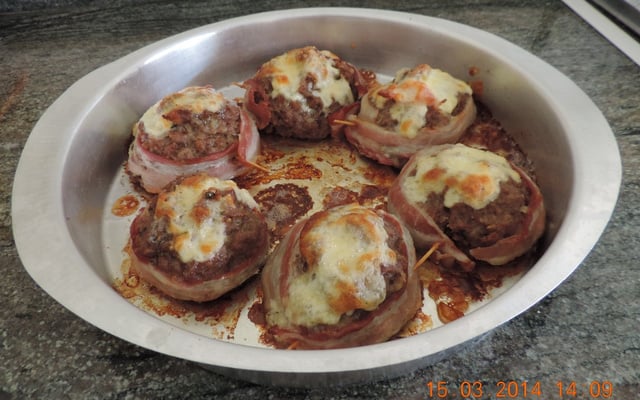 Medalhão de carne moída