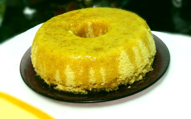 Bolo de laranja molhadinho de micro-ondas