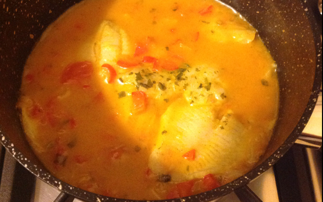 Filé de peixe ao leite de coco
